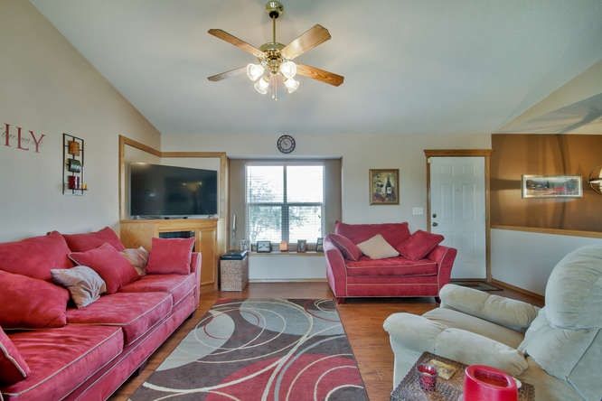 1237 N Seasons Ct, Goddard, KS 67052
