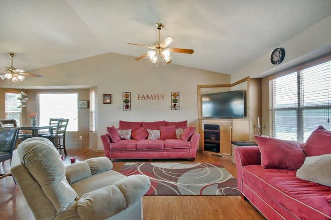 1237 N Seasons Ct, Goddard, KS 67052