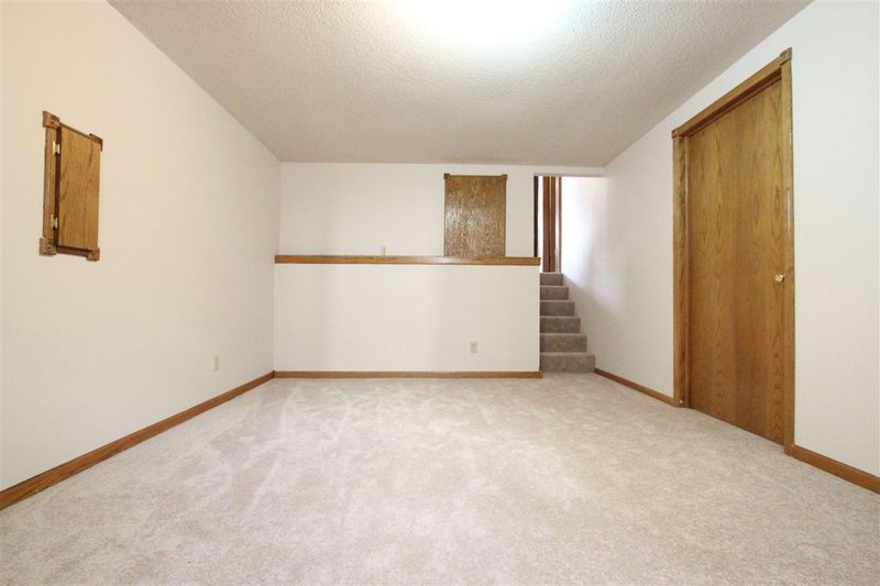 103 W Rockwood Blvd, Mulvane, KS 67110