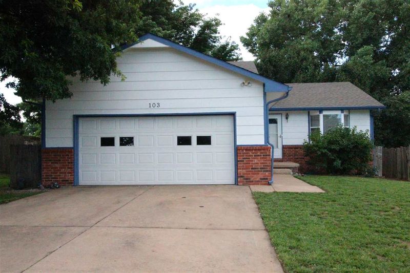 103 W Rockwood Blvd, Mulvane, KS 67110