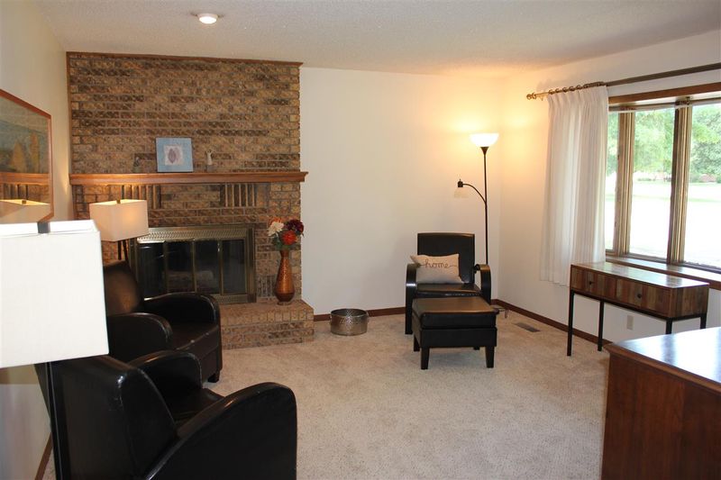 720 Wheat Ln, Hesston, KS 67062
