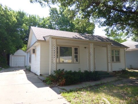 1522 N Pinecrest St, Wichita, KS 67208