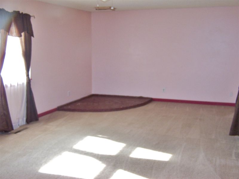307 E 8th St, Newton, KS 67114