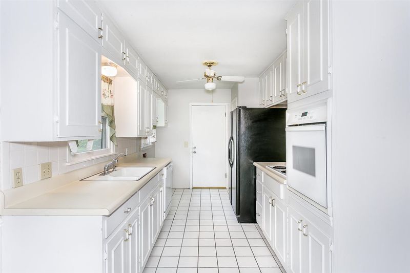 6501 E Magill St, Wichita, KS 67206