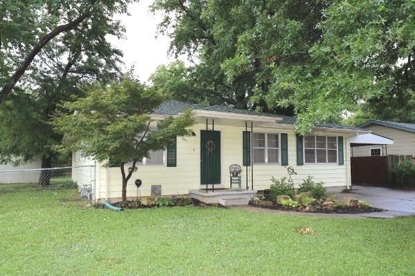 409 E Franklin Ave, Mulvane, KS 67110