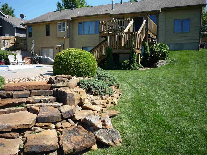 400 E La Mesa, Derby, KS 67037-3315