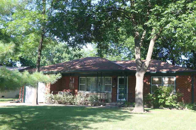 2238 S Bluff, Wichita, KS 67211