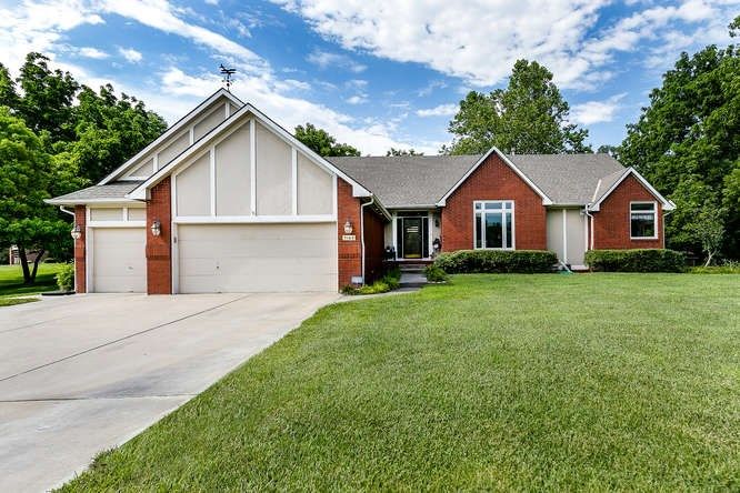 7160 S Mark Twain Dr, Derby, KS 67037