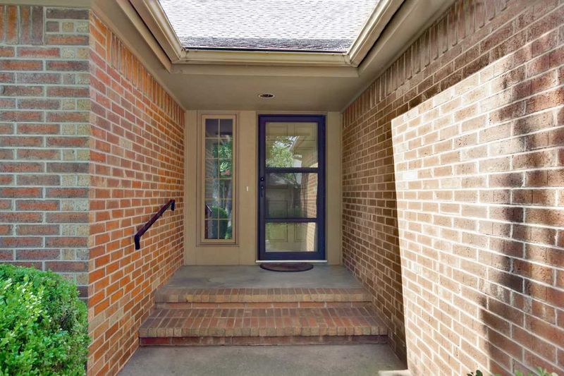 8527 E Boxthorn, Wichita, KS 67226