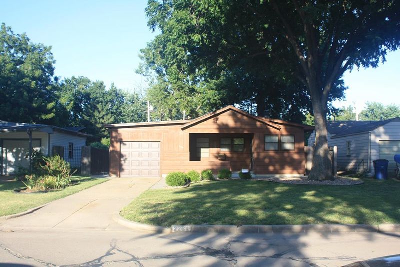 2264 S Spruce, Wichita, KS 67211
