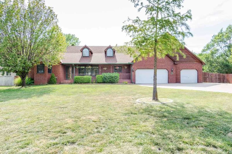 1617 S Heather Lake Ct, Andover, KS 67002