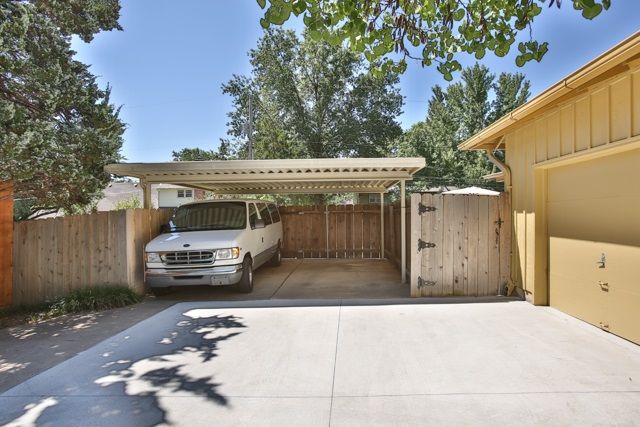 8121 E Mockingbird St, Wichita, KS 67207