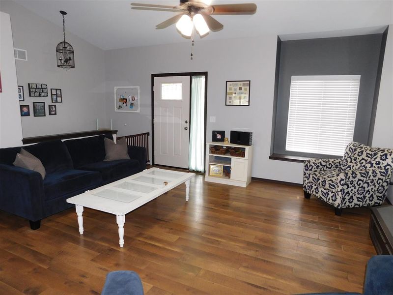 2212 E James, Derby, KS 67037