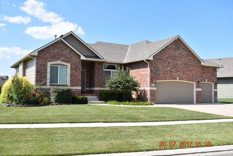 1306 E Woodbrook St, Derby, KS 67037