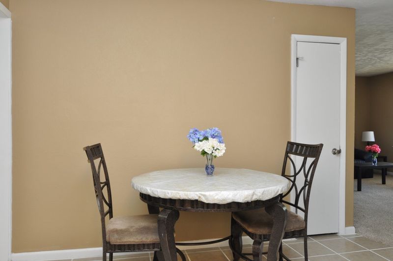 7422 E Lincoln St, Wichita, KS 67207