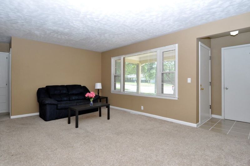 7422 E Lincoln St, Wichita, KS 67207