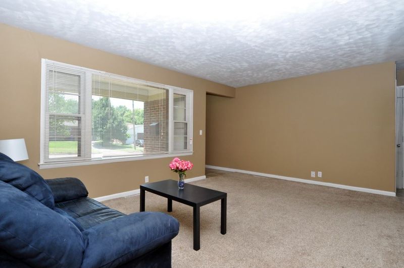 7422 E Lincoln St, Wichita, KS 67207