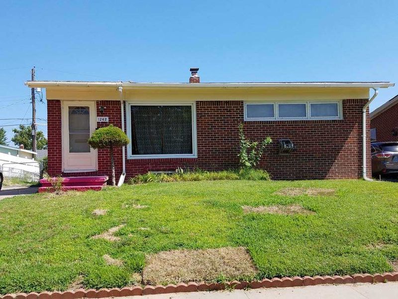 1262 E El Monte St, Wichita, KS 67216