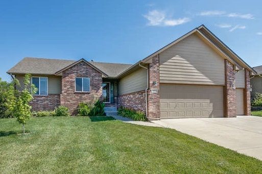 1007 E Splitwood Way, Derby, KS 67037