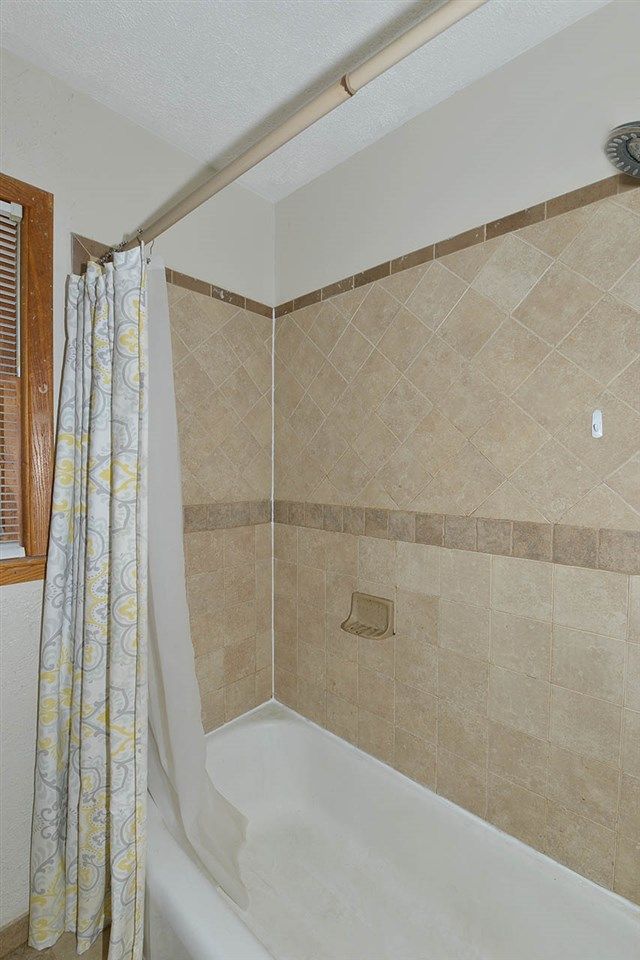 1006 S Capri Ln, Wichita, KS 67207