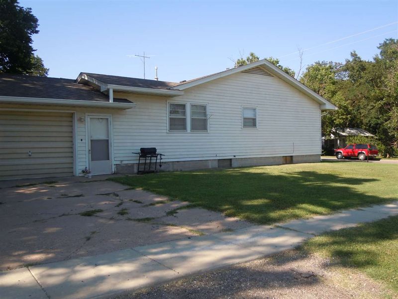 723 S High, El Dorado, KS 67042