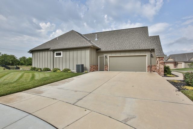 1812 N Split Rail Ct, Wichita, KS 67230