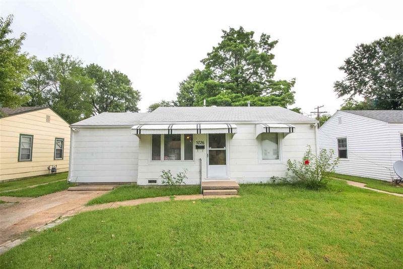 5726 E Castle Dr, Wichita, KS 67218