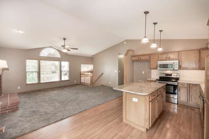 1662 N Timbers Edge Ct, Mulvane, KS 67110