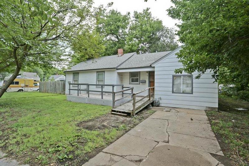 2324 E Random Rd, Wichita, KS 67214