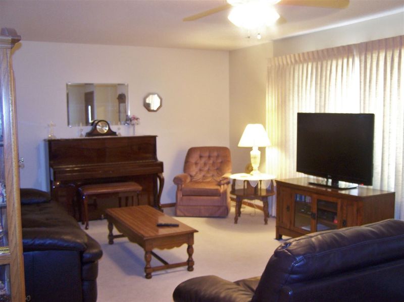1004 Columbus Ct, Newton, KS 67114