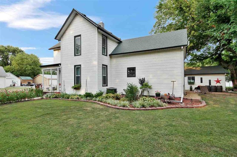 502 S 4th Ave, Mulvane, KS 67110