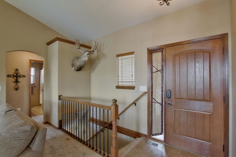 2107 E Brookstone St, Derby, KS 67037