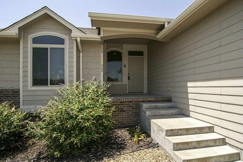 2551 N Sandstone, Andover, KS 67002
