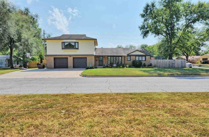 1985 N Mclean Blvd, Wichita, KS 67203