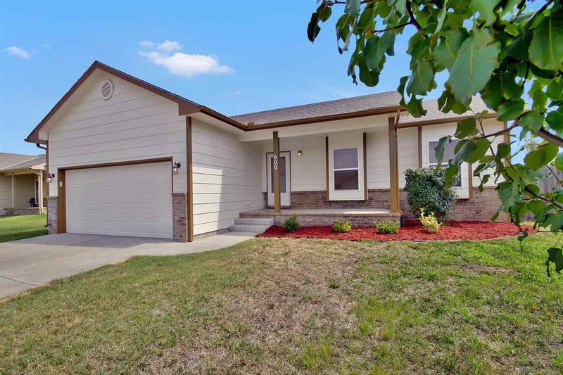 600 S Longbranch, Maize, KS 67101-7002