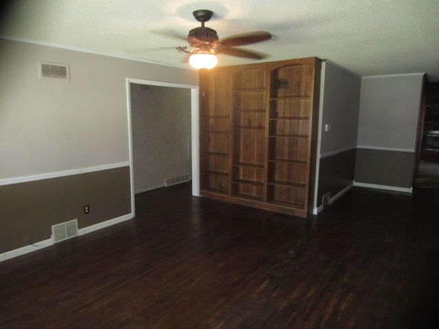 3417 E Clark St, Wichita, KS 67218