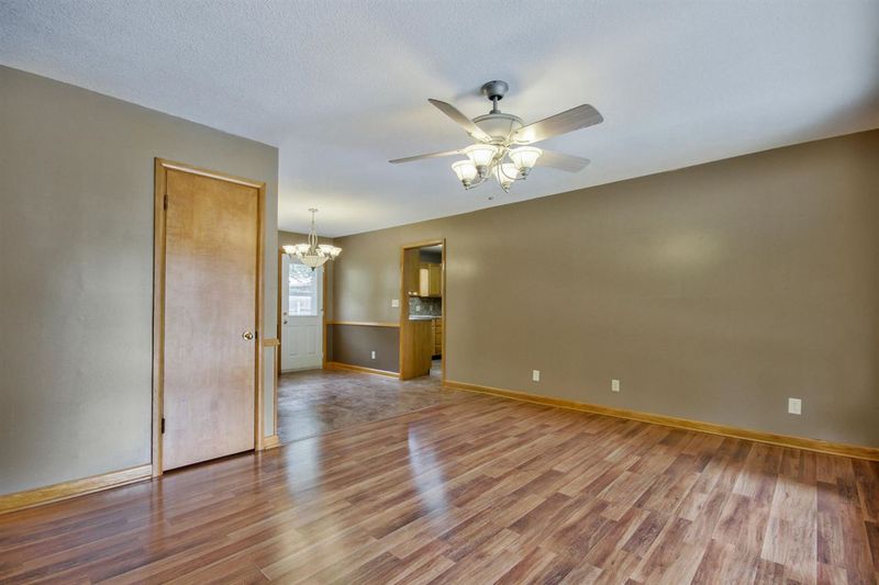 1127 N Kokomo, Derby, KS 67037