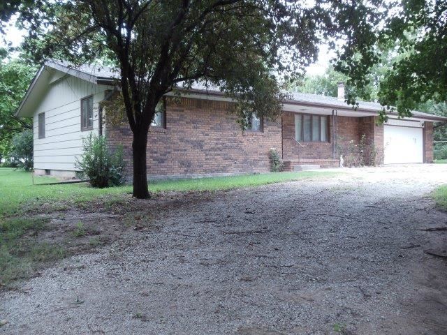 1921 N Shelley Rd, Wichita, KS 67235