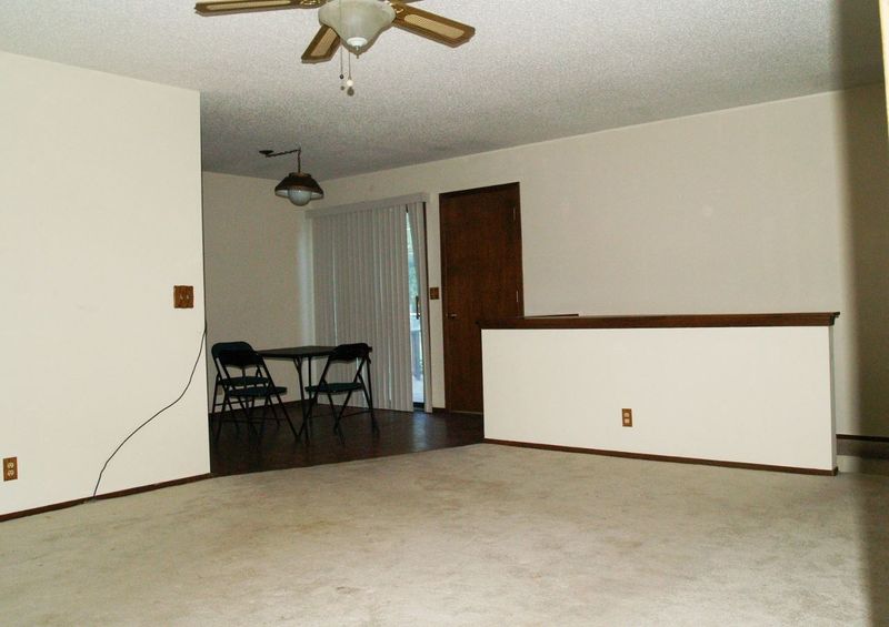 5130 W 9th, Wichita, KS 67212