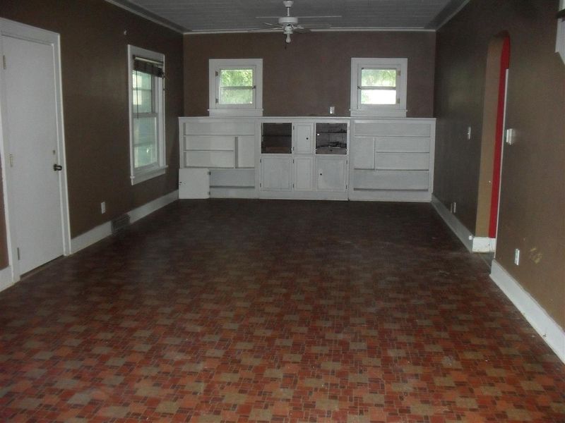 615 E 10th, Winfield, KS 67156