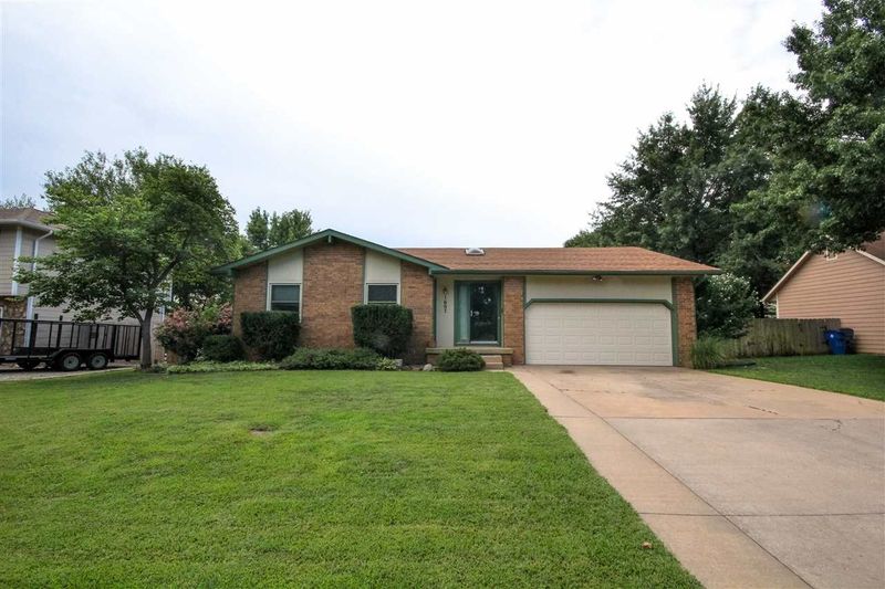 1607 E Brendonwood Rd, Derby, KS 67037