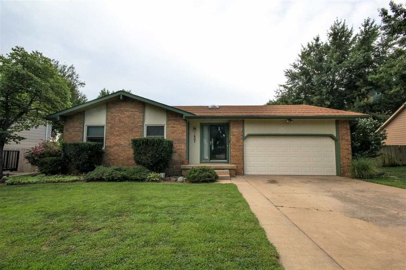 1607 E Brendonwood Rd, Derby, KS 67037