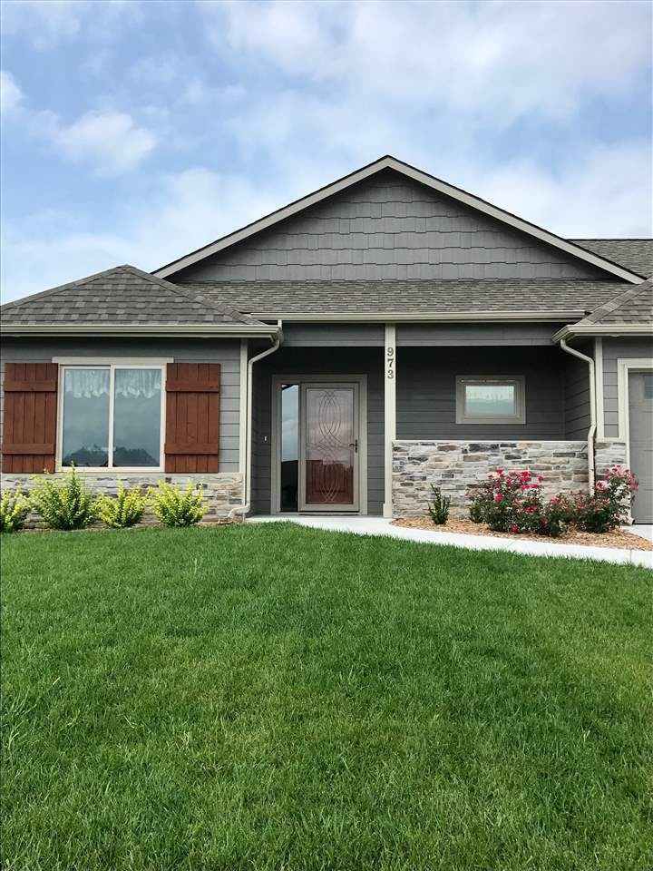 973 Cedar Brook Cir, Mulvane, KS 67110