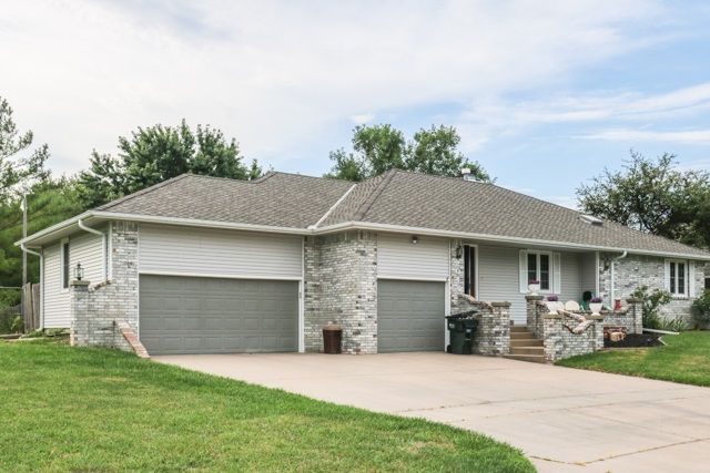 2048 S Capri Ct, Wichita, KS 67207