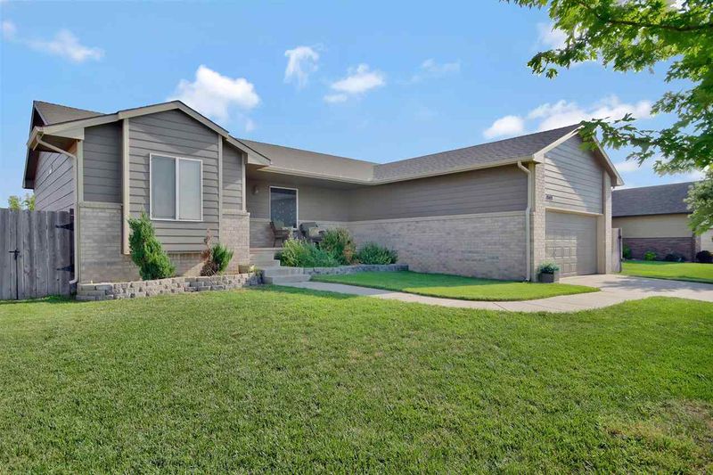 1949 N Mcrae Ct, Goddard, KS 67052