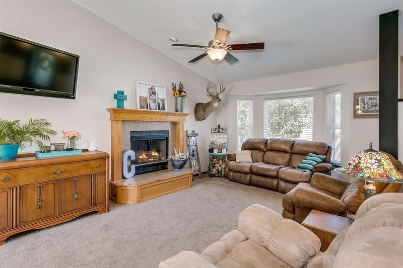 517 E Plantation St, Maize, KS 67101