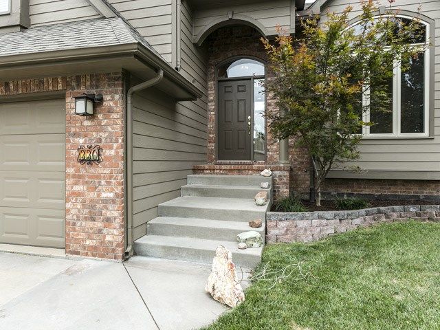 330 S Fairway, Andover, KS 67002