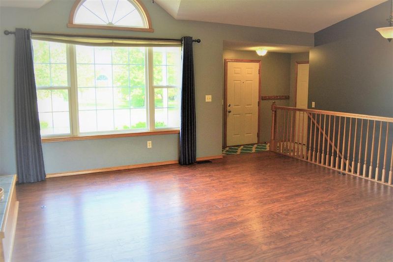 6123 E 41st Cir, Bel Aire, KS 67220
