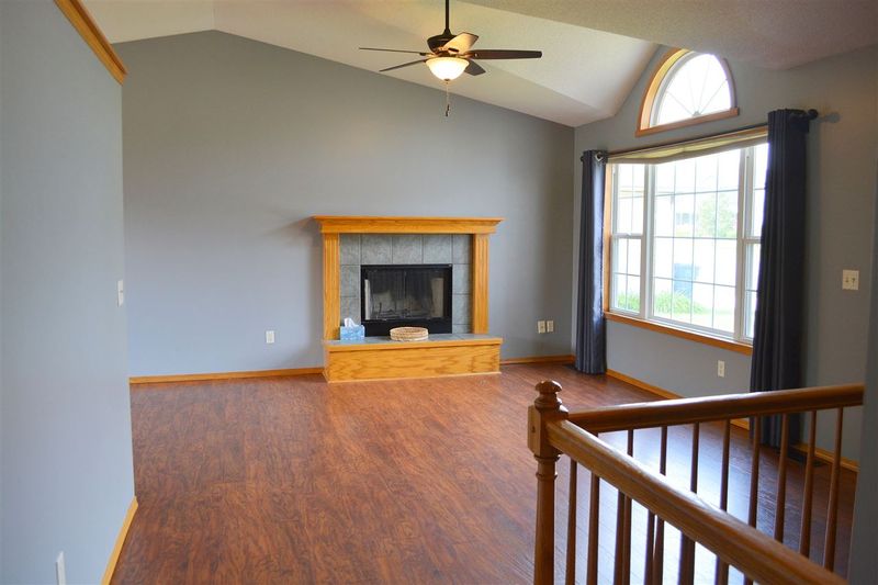 6123 E 41st Cir, Bel Aire, KS 67220