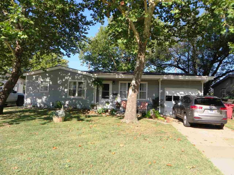 2031 S Saint Clair St, Wichita, KS 67213